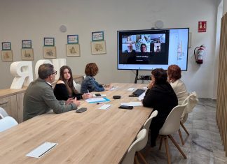 Save the Children i la UV analitzen l’impacte de la DANA en la infància Reunió de la Mancomunitat de l'Horta Sud i Save The Children per l'impacte de la DANA en la infància