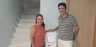 Instalación de la fuente en el Ayuntamiento de Bonrepòs i Mirambell