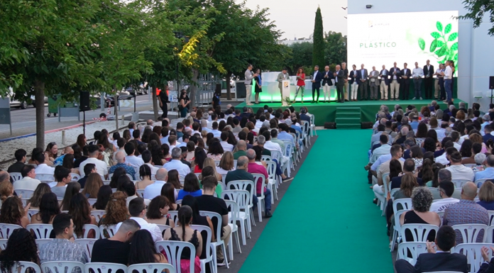 AIMPLAS celebra 35 años liderando la revolución sostenible del plástico AIMPLAS celebra 35 años liderando la revolución del plástico