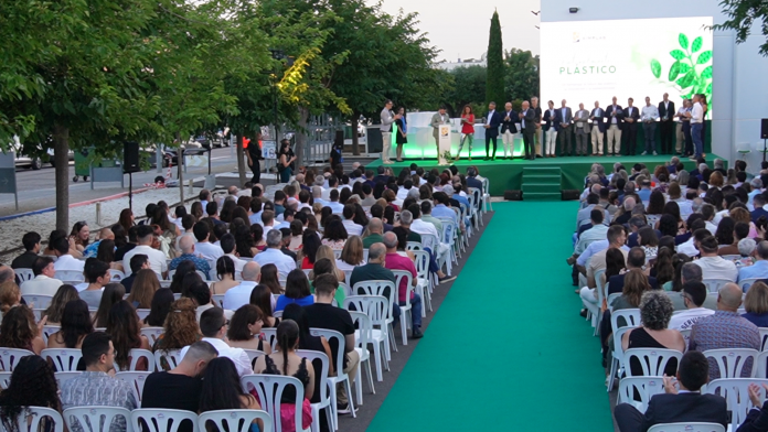 AIMPLAS celebra 35 años liderando la revolución del plástico