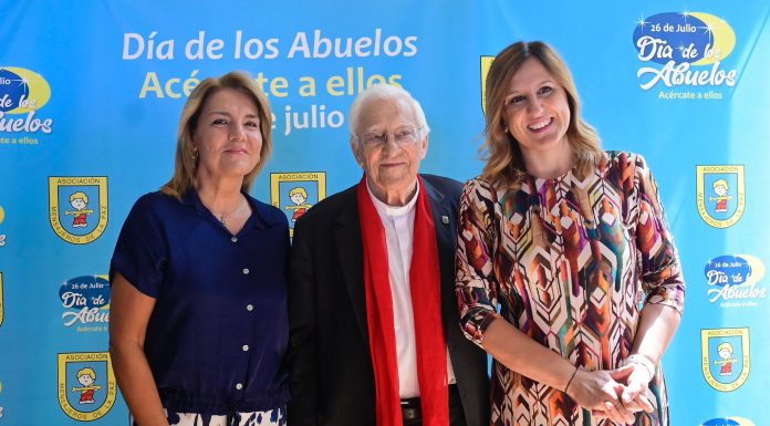 El Padre Ángel celebra en Valencia «El Día de los Abuelos»