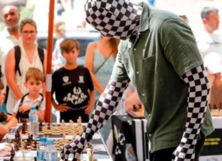 ¿Quién es el Rey Enigma? El genio del ajedrez que arrasa en Tik Tok y hoy juega en Valencia