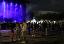 Albal suspende las discomóviles de las Fiestas de Santa Ana por una reyerta multitudinaria Albal suspende las discomóviles de las Fiestas de Santa Ana por una reyerta multitudinaria