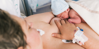 España cambia el permiso de maternidad y paternidad: todas las claves de los nuevos permisos parentales