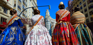 Las Falleras Mayores 2026 y sus cortes de honor ya tienen indumentaristas