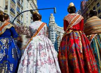 Las Falleras Mayores 2026 y sus cortes de honor ya tienen indumentaristas