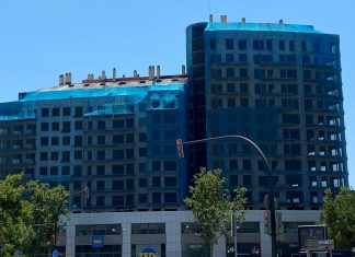 Comienzan las obras de rehabilitación del edificio calcinado de Campanar