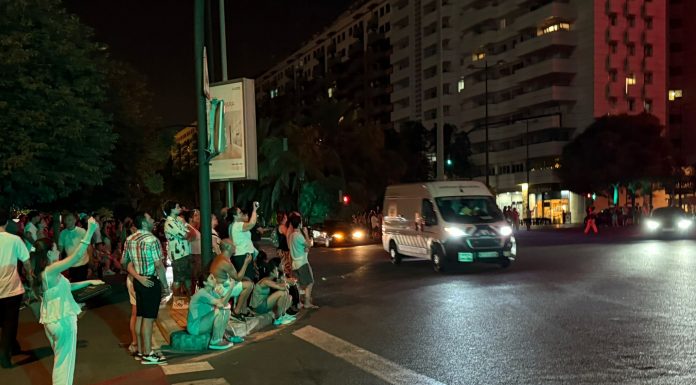 Peligro al no cortar el tráfico en los alrededores del Castillo de Fuegos Artificiales en el Viejo Cauce