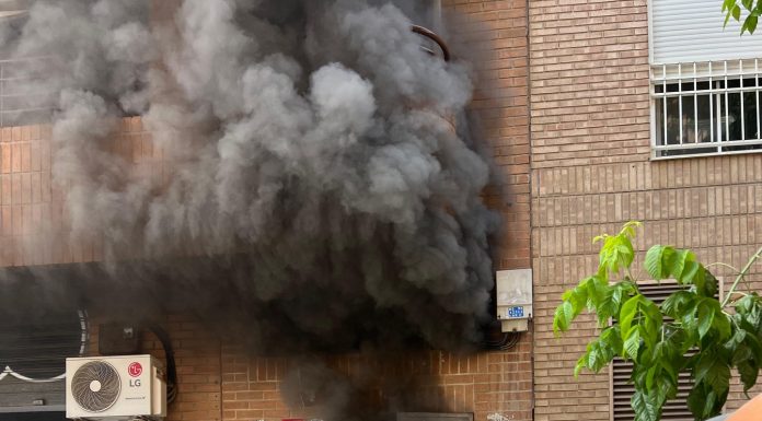 Imágenes del incendio de un transformador de la calle San Ignacio de Loyola de Valencia