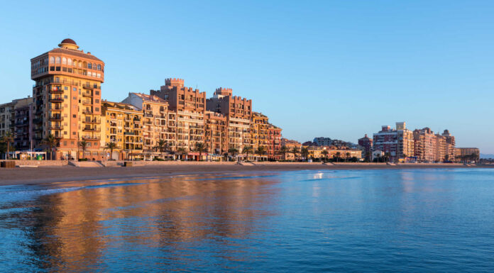 Cerrada la playa de Port Saplaya Nord por contaminación tras las lluvias Port Saplaya, Alboraya