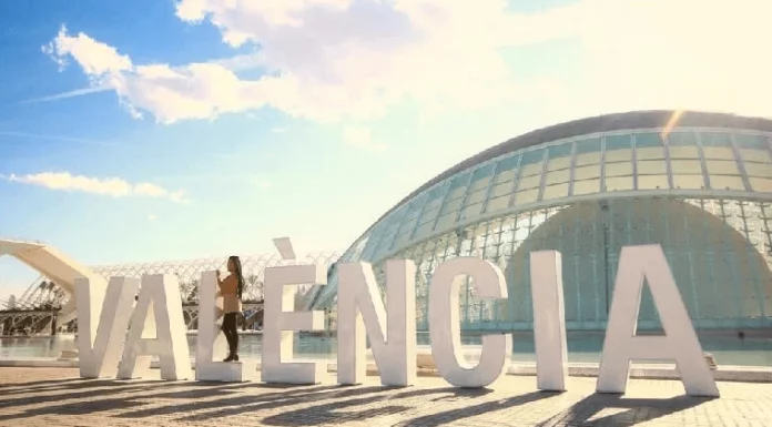 València, Valéncia o Valencia ¿cómo se llama realmente la ciudad? El Ayuntamiento aprueba un nuevo cambio València, Valéncia o Valencia ¿cómo se llama realmente la ciudad? El Ayuntamiento aprueba un nuevo cambio