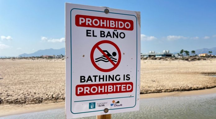 Cierran al baño cuatro playas de Oliva por contaminación fecal