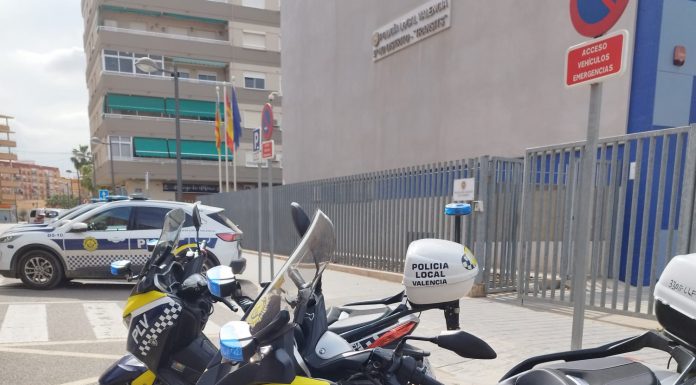 Encierran y agreden a una mujer en una vivienda de Quatre Carreres
