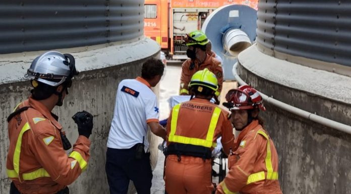 Rescatan a un trabajador de una cooperativa de arroz de Sueca
