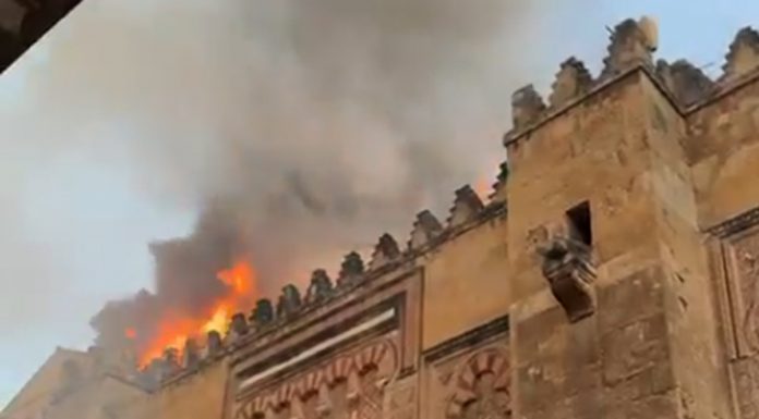 Vídeos del incendio en la Mezquita de Córdoba