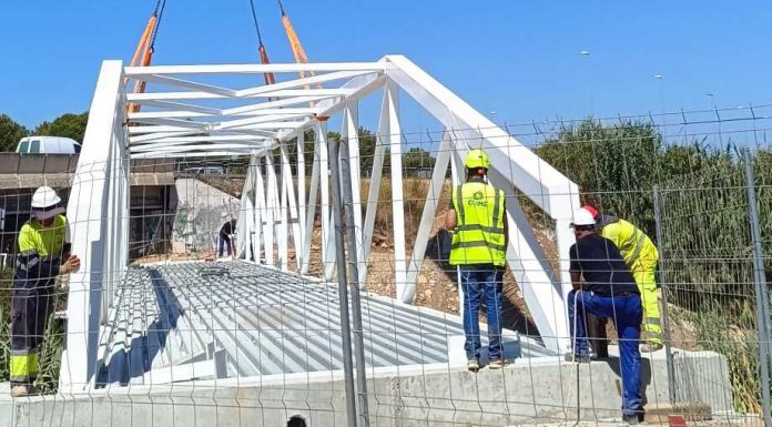Así avanza la reconstrucción de la pasarela ciclopeatonal entre Picassent y Alcàsser