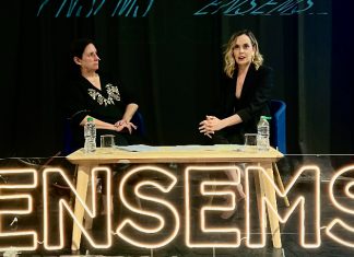 Pilar Tébar, secretaría autonómica de Cultura junto con Beatriz Traver durante la presentación de Ensems / GVA