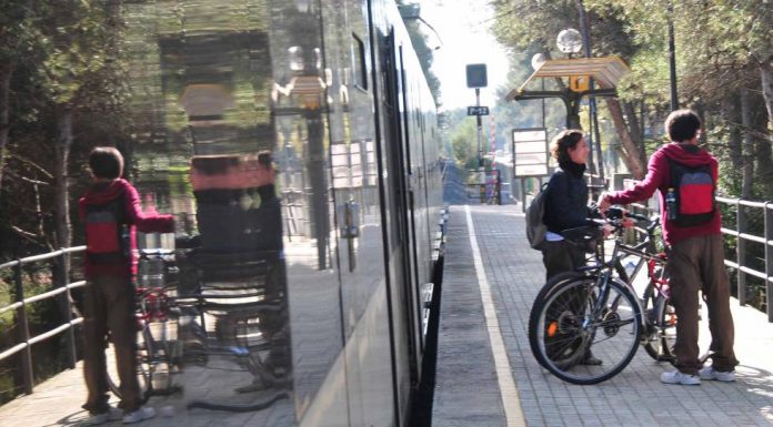 Metrovalencia permitirá viajar con hasta cuatro bicicletas en tramos de superficie todos los días