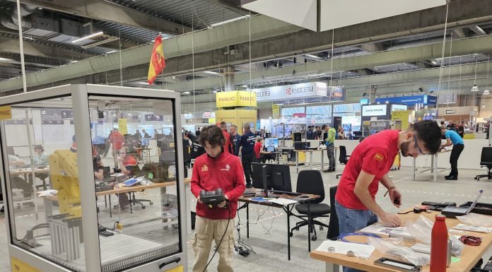 Tres estudiantes valencianos de Formación Profesional buscan ser los mejores en Dinamarca