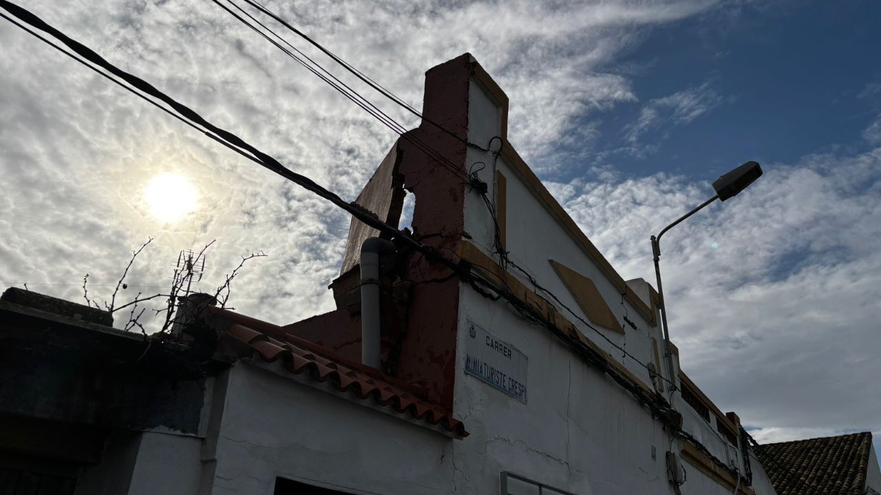Fachada afectada de la vivienda en Castellar