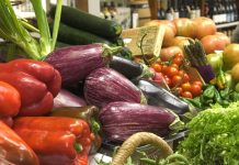 Frutas y verduras de kilómetro cero en el Mercado de Catarroja