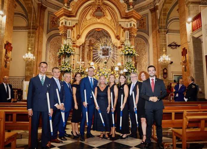 7televalencia puçol fiestas La corporación municipal de Puçol y el president de la Diputació, Vicent Mompó, en la Iglesia de los Santos Juanes