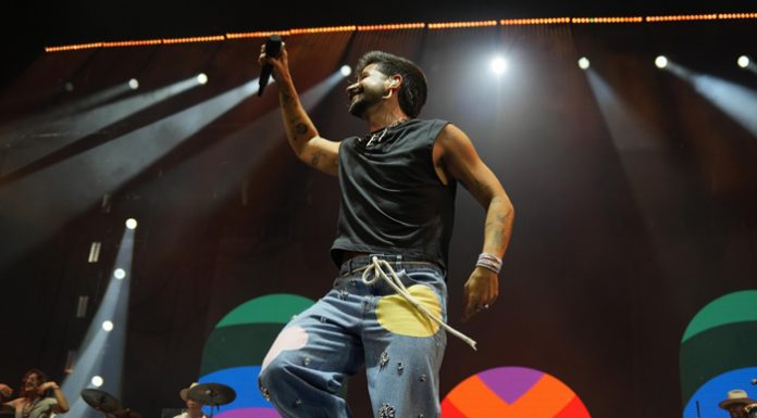 Camilo hace disfrutar a sus miles de seguidores en el segundo gran concierto del Roig Arena