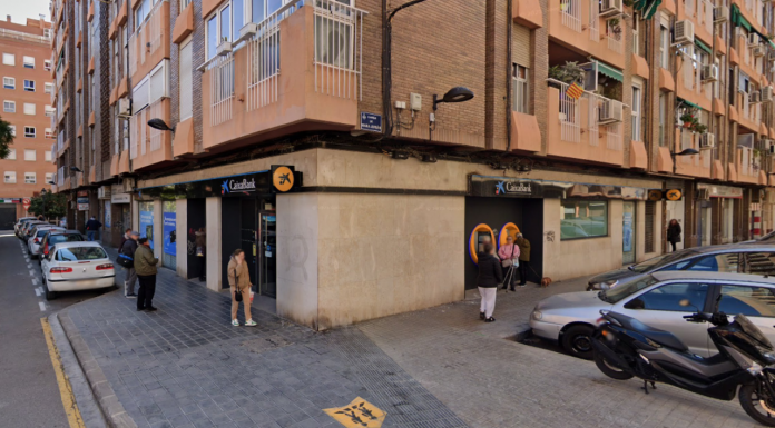 Atraco exprés en Valencia: dos falsos basureros roban 120.000 euros en un banco de la ciudad