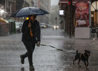 Valencia en alerta máxima: una tromba de agua inunda Manises y Aldaia