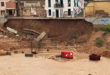 Un desprendimiento en el barranco de Picanya obliga a cerrar accesos y viviendas