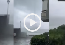 VÍDEO | Una impresionante tromba marina sorprende en el Mareny Blau VÍDEO | Una impresionante tromba marina sorprende en el Mareny Blau