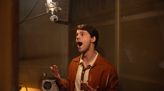 Netflix convierte el Teatro Olympia de València en escenario de la serie sobre Raphael