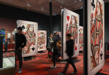 Valencia se transforma en el País de las Maravillas y recibirá al dinosaurio más grande de la historia