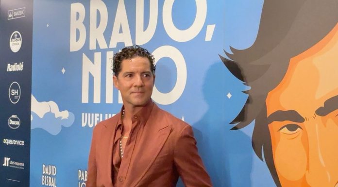 Photocall de los cantantes del concierto inaugural del Roig Arena