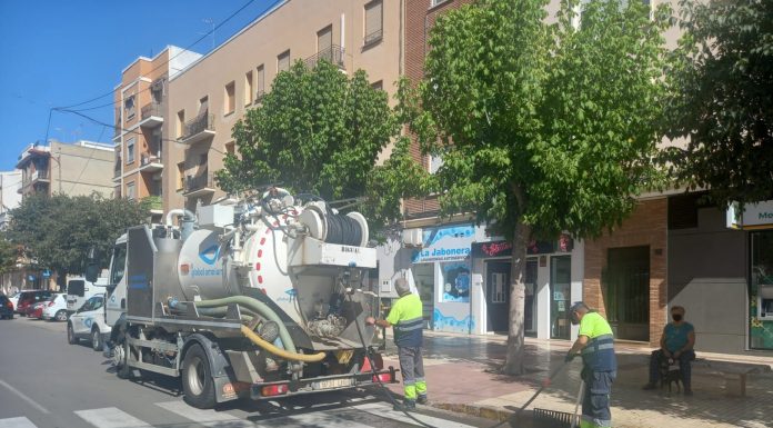 Meliana limpia los colectores y se prepara para la previsión de lluvias