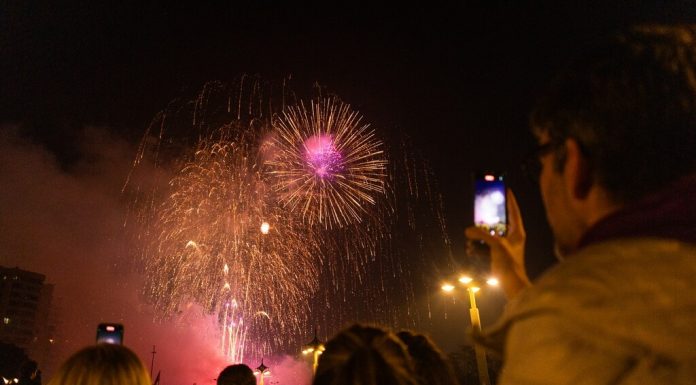 Cómo y dónde ver el castillo de fuegos artificiales del 9 de octubre