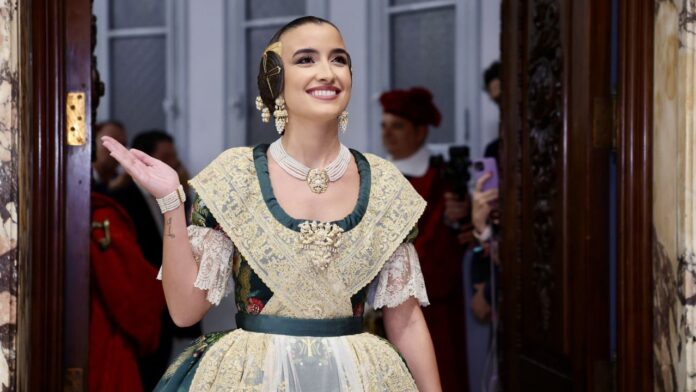 6014791146598942958 Carmen Prades en su proclamación