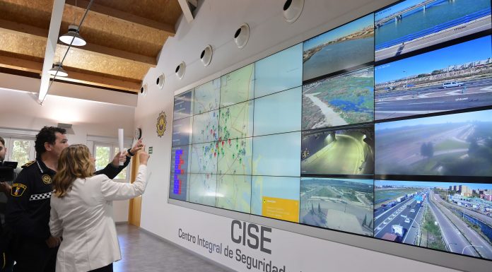 València instala seis cámaras y un radar para vigilar el caudal del nuevo cauce del río Túria Cámaras en el nuevo cauce del Túria