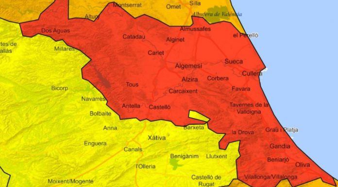 Aemet activa la alerta roja por lluvias torrenciales en el litoral sur de Valencia Alerta roja en el litoral sur