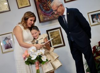 Marta Mercader Roig junto a la alcaldesa de Valencia y el concejal de Fallas