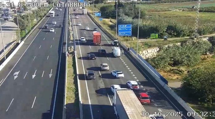 Un accidente en la A-7 colapsa la autovía y complica los accesos a Valencia Tráfico poco fluido en la V-36 a su paso por Catarroja