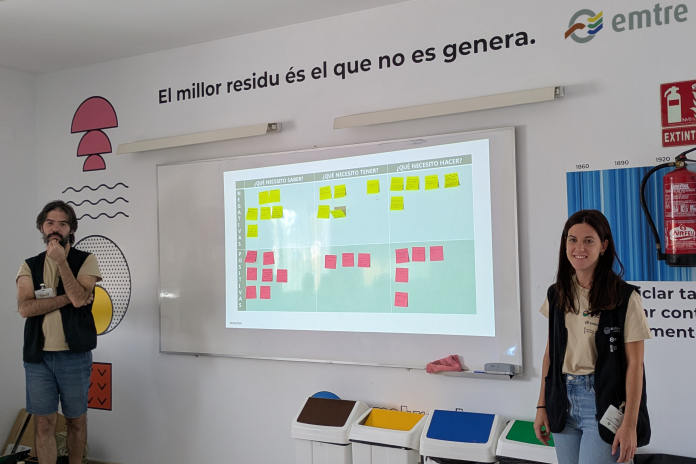 7TeleValencia - formación EMTRE La EMTRE formará a los operarios de la red de ecoparques para seguir mejorando la atención ciudadana
