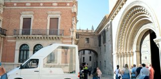 La Real Senyera sobre ruedas: así será la procesión cívica en caso de lluvia