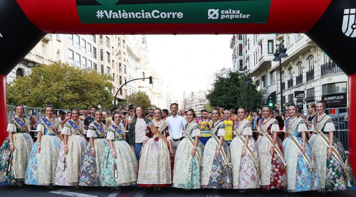La ‘Volta a Peu de les Falles’ cerrará el centro al tráfico este fin de semana: recorrido, horario y calles cortadas