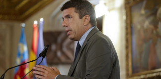 El ya expresident de la Generalitat, Carlos Mazón | MANUEL BRUQUE (EFE)