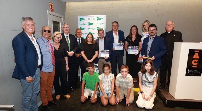 El Corte Inglés de Colón acoge la entrega de premios por la divulgación de la Semana Santa Marinera