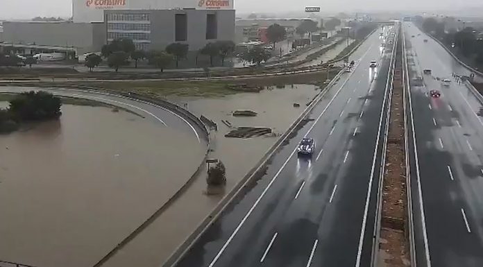 Cortan la carretera V-31R en Silla en ambos sentidos hacia la carretera V-31