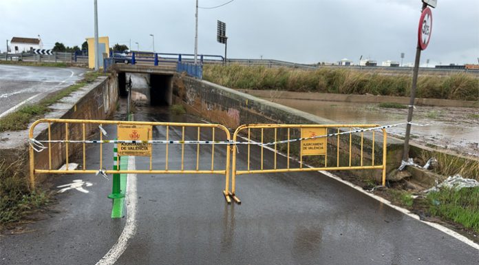 Desbordado el barranco de La Saleta en Aldaia