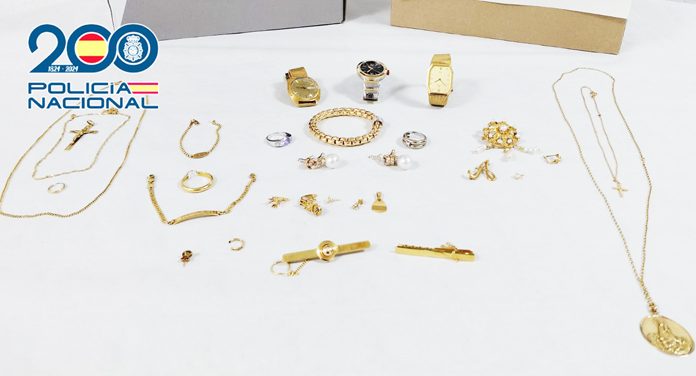 Una empleada de hogar de Ruzafa roba joyas del domicilio donde trabajaba