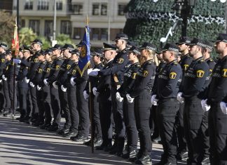 194 nuevos policías locales recogen sus despachos e incrementan la plantilla de la Policía Local de València